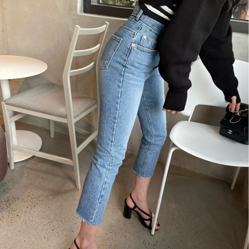 Button high jeans