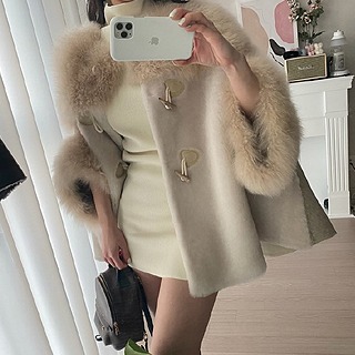 [수입]Sheep mustang cape coat
