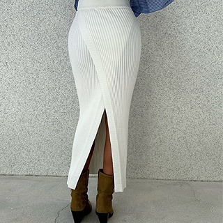 Slim golgi slit skirt (black/ ivory)