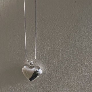 Bold Heart Necklace (Silver)